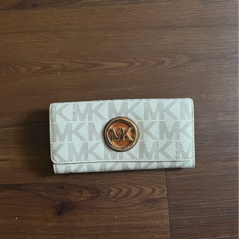 Michael Kors Cream Logo Wallet
